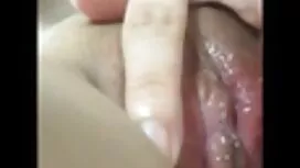الفتاة على الهاتف ال ...