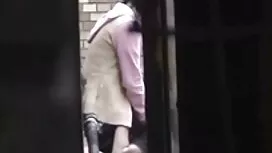 امرأتين مع كبير الثد ...