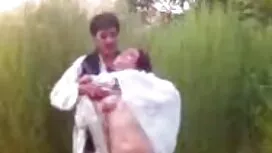 وقد مشتكى من صرخات ي ...