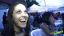 خرجت أمي من الحمام و ...