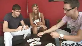 رجل أخذ فتاة إلى مكا ...