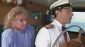 البيت يعبث مع فتاة م ...
