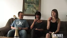 شقراء على حافة افلام ...
