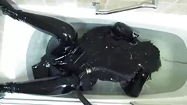 الفوضى سكس محارم متر ...