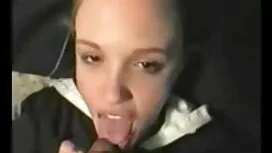 الفتيات والفتيان الط ...