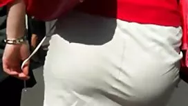 أحمر استمناء أمام مو ...