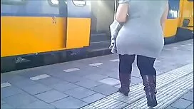 بدأ في ممارسة الحب م ...