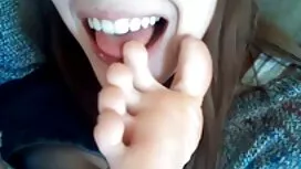 المرأة تدخن. سكس اجن ...